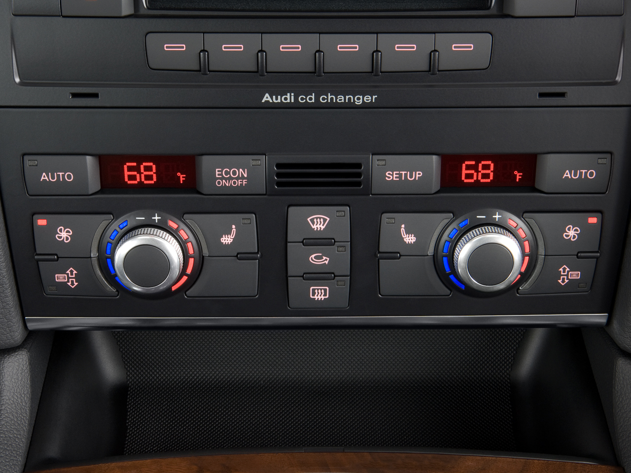 Cele mai comune întrebări despre aerul condiţionat de pe Audi 2009-audi-q7-3.6-quattro-premium-suv-temp-control.png